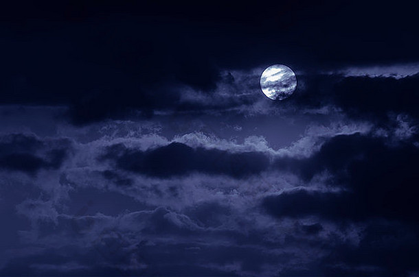 月亮黑暗天空