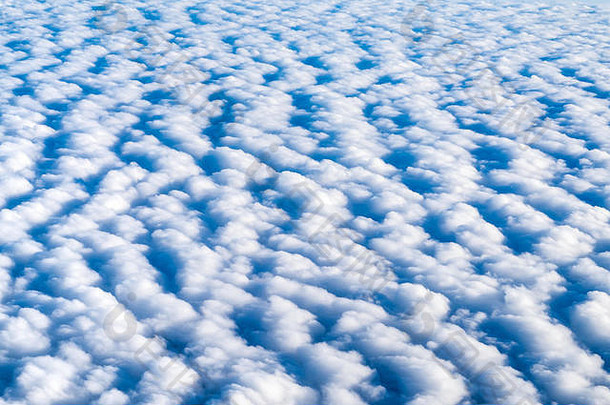 蓝色的天空云前视图飞机窗口自然背景