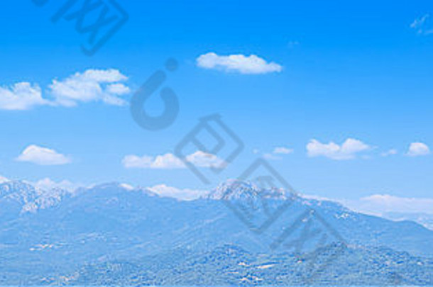 全景自然照片背景山明亮的多云的天空科西嘉岛法国