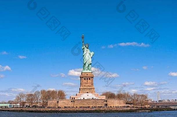 雕像<strong>自由</strong>蓝色的天空背景较低的曼哈顿纽约城市曼联状态美国体系结构建筑<strong>旅<strong>游</strong>