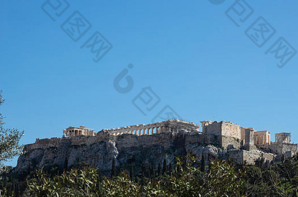 卫城雅典希腊岩石帕特农神庙蓝色的天空背景阳光明媚的一天视图Monastiraki区域