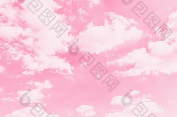 粉红色的天空背景软精致的白色云复制空间浪漫的全景背景