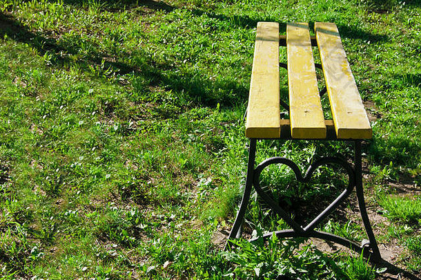 元素城市公园体系结构木板凳上造成心情人草坪上