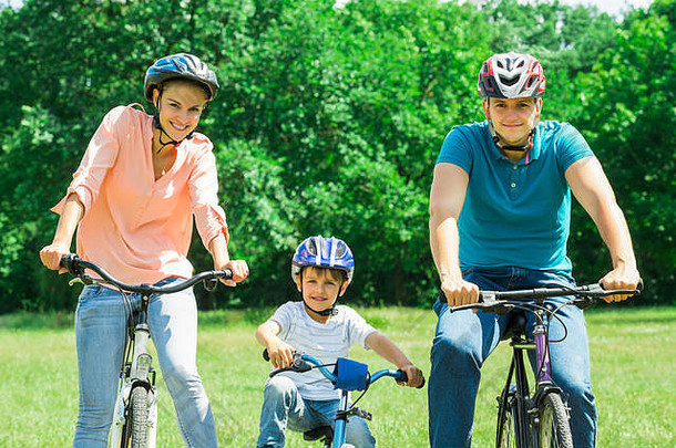 快乐家庭骑自行车公园