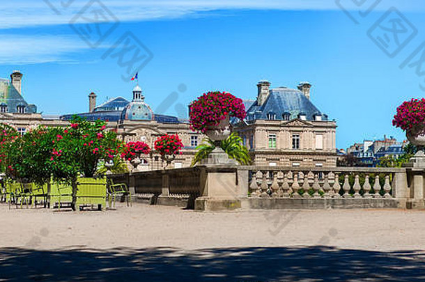 卢森堡宫美丽的公园夏天巴黎