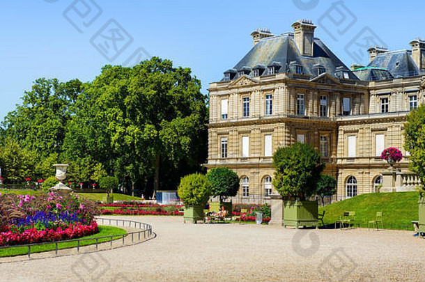 卢森堡宫美丽的公园夏天巴黎