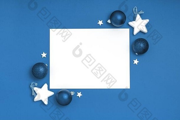 一年圣诞节框架作文空白表纸圣诞节装饰蓝色的背景前视图平躺复制空间时尚的颜色一年
