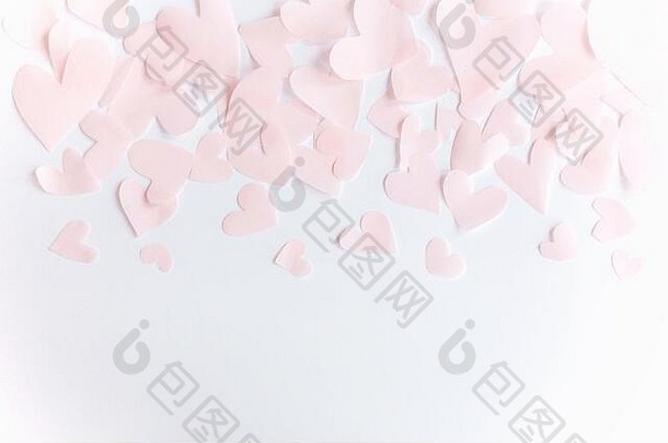 可爱的粉红色的柔和的心边境白色纸背景复制空间平躺快乐情人节一天粉红色的纸心图样白色背景