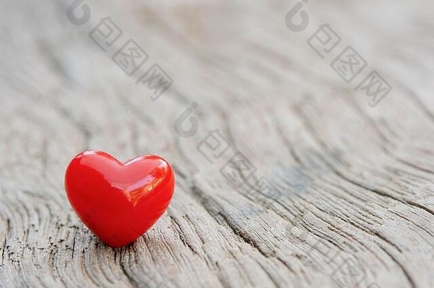情人节一天背景红色的心板材木复制空间