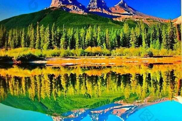 访问阿尔伯塔省旅行阿尔伯塔省加拿大妹妹班夫国家公园加拿大落基山脉岩石山反射镜像湖