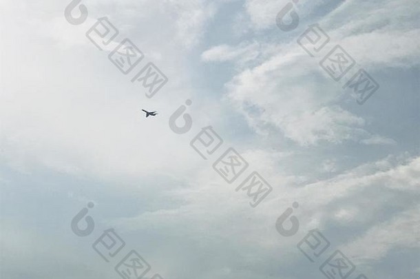 极简主义视图飞机蓝色的天空厨房窗口新加坡