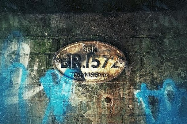 徽章运河桥砖墙涂鸦