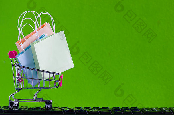 在线市场的地方电子商务概念购物车购物袋准备好了商店黑色的键盘命令客户媒体int