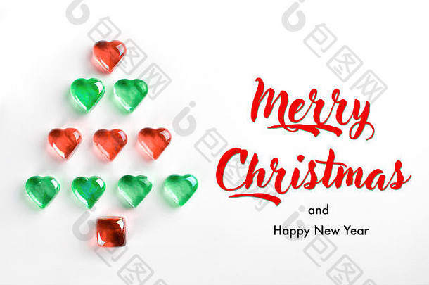 圣诞节树使红色的绿色装饰玻璃心铺设白色背景文本快乐圣诞节快乐一年假期greetin