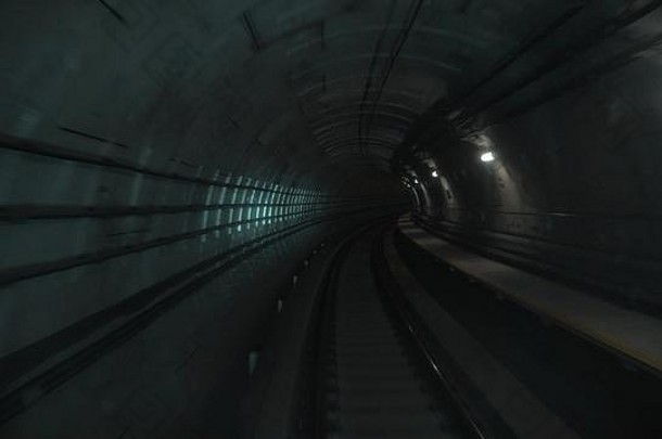 快地下火车隧道城市