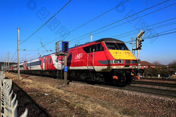 LNER火车通过spad信号伦敦北东部铁路东海岸主要行纽瓦克特伦特诺丁汉郡英格兰