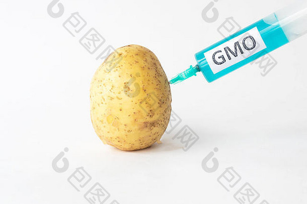 土豆白色背景注射器刺痛转基因生物硝酸盐特写镜头基因修改生物
