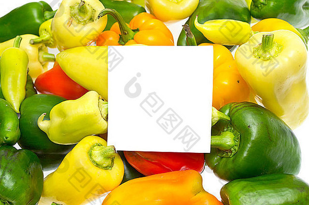 生新鲜的蔬菜贝尔胡椒白色背景空白文本