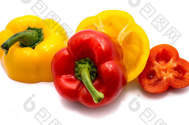 集团减少红色的黄色的辣椒孤立的白色背景