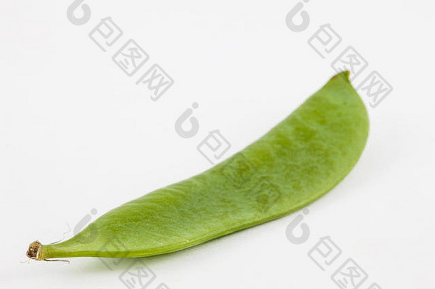 <strong>绿色</strong>豌豆pisum一种孤立的白色背景