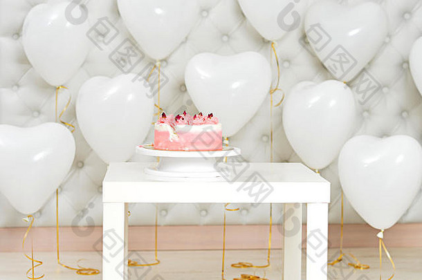 生日蛋糕听到形状的气球背景
