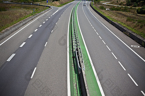 高速公路法国夏天时间前视图