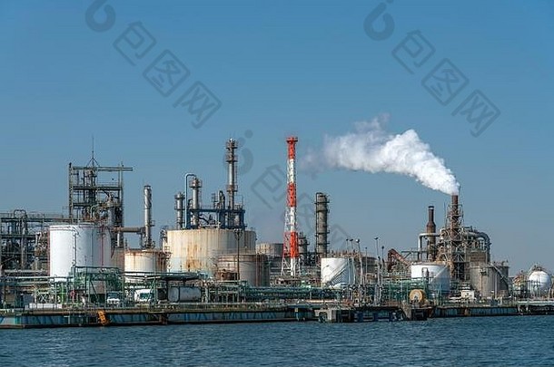 场景石油炼油厂工业区河工作小时蒸汽烟工厂行业污染概念