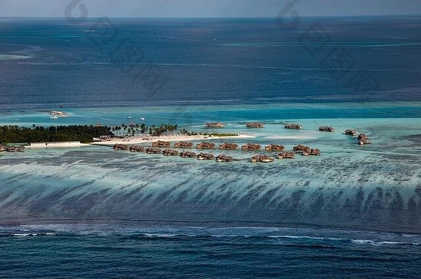 空中视图马尔代夫的环礁岛屿海洋颂歌绿松石美丽的水