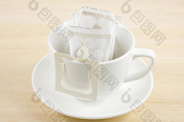 即时新鲜酿造咖啡滴袋白色咖啡杯