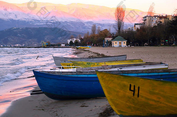 木钓鱼船停泊海滩湖奥赫里德波格莱德茨阿尔巴尼亚
