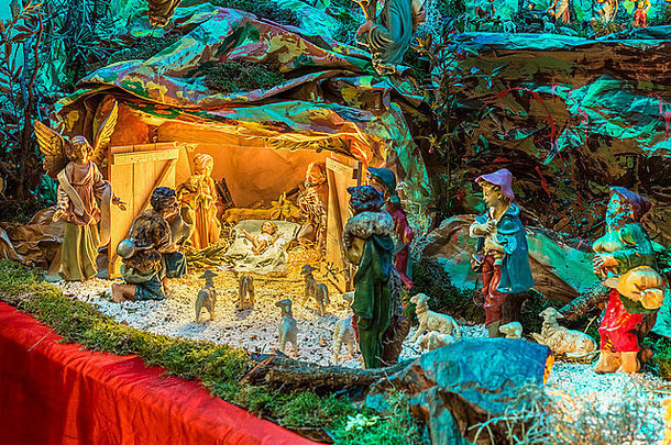 圣诞节基督诞生场景祝福维珍玛丽圣约瑟夫看神圣的孩子耶稣驴气候变暖明智的但带礼物黄金乳香没药