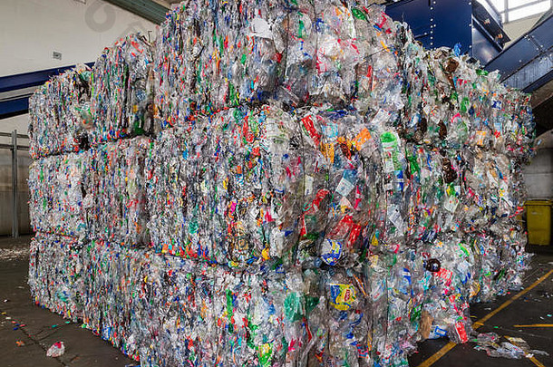 塑料回收中心生材料集合准备转换