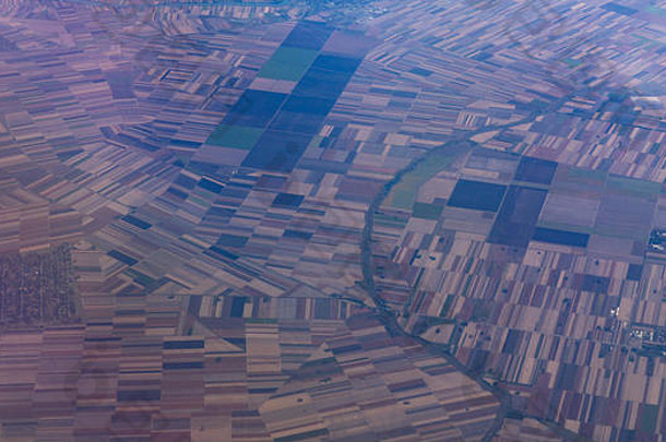 农业字段空中视图飞机窗口