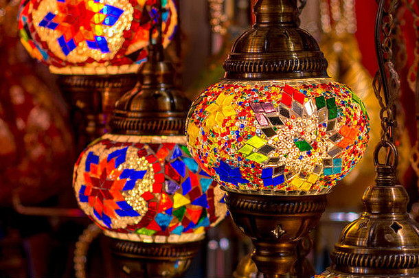 美丽的传统的土耳其色彩斑斓的光灯模糊背景