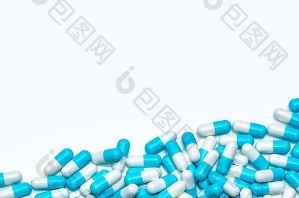 桩抗生素胶囊药片孤立的白色背景全球市场趋势抗菌药物概念抗生素药物电阻