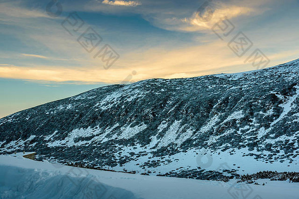 冬天视图穆萨拉峰峰最高点巴尔干半岛半岛冻景观岩石地形深粉雪美丽的自然