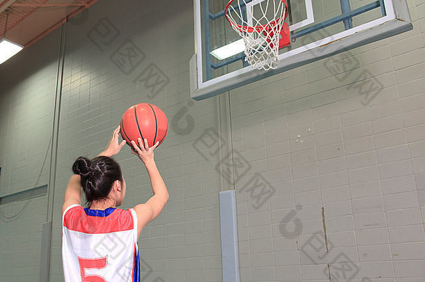 亚洲篮球球员体操酶场