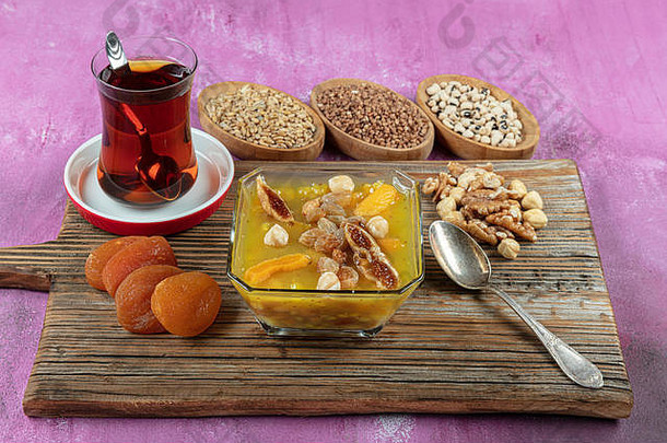 传统的土耳其甜点阿舒尔特写镜头诺亚的布丁