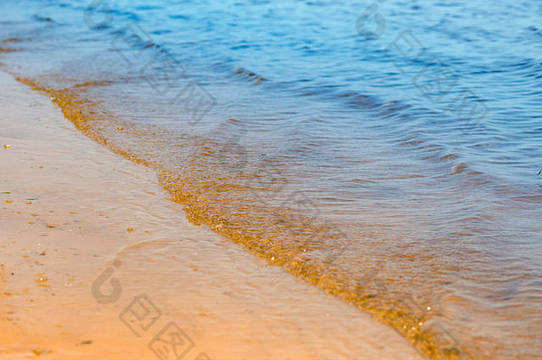美丽的海边夏天海岸黄金海沙子<strong>户外</strong>放松海滩假期放松关闭