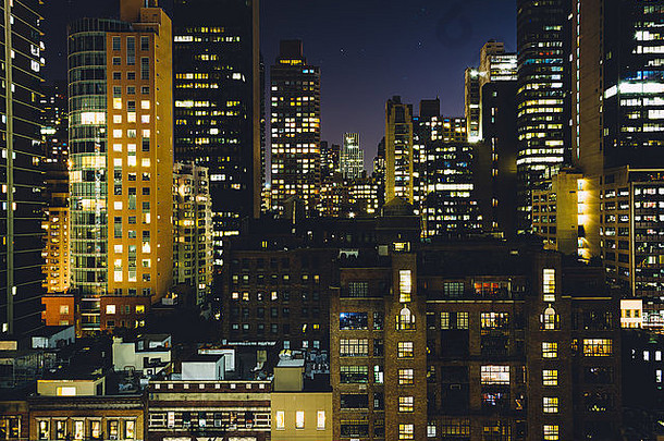 视图建筑乌龟湾社区晚上屋顶街中城曼哈顿纽约