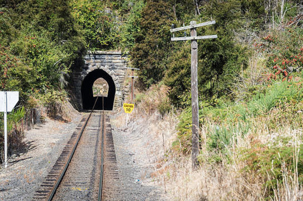 隧道跟踪切削喉咙铁路南岛新西兰