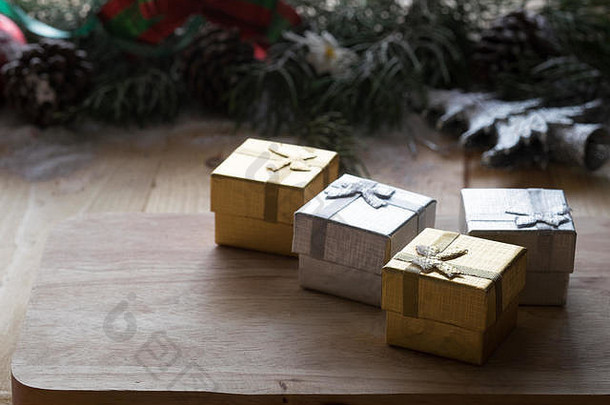 礼物盒子装饰木表格古董语气