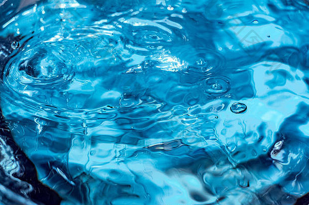 下降水蓝色的水下降下降水水飞溅特写镜头