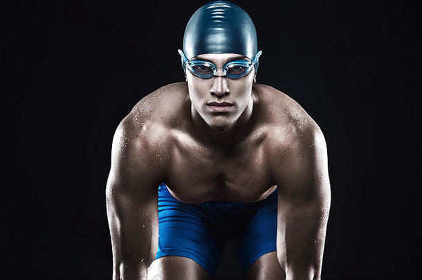 健身游泳运动员<strong>黑色</strong>的背景