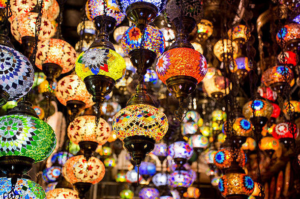 美丽的传统的光灯模糊背景拍摄<strong>迪拜</strong>香料露天市场