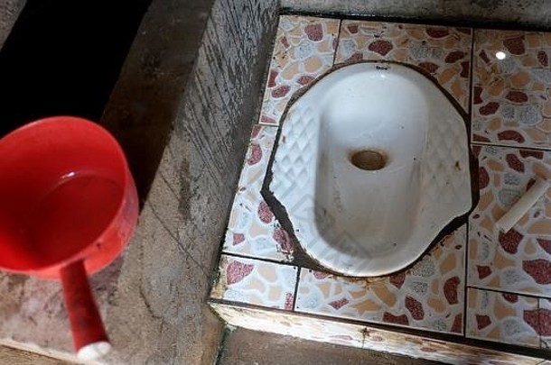 休息房间水衣橱蹲厕所。。。柬埔寨世界国家厕所巴库斯