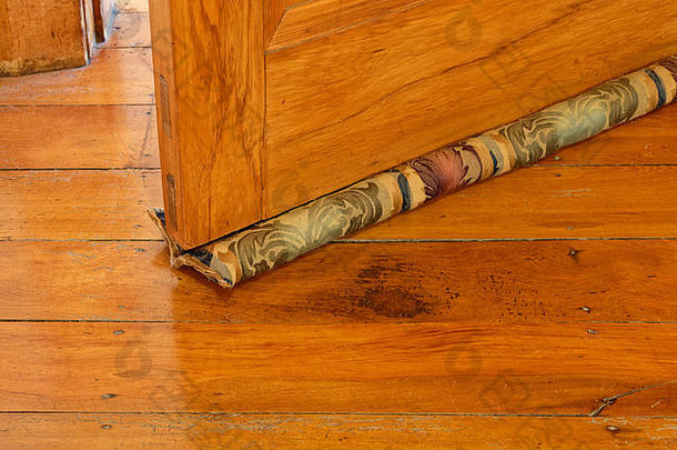 房子气候变暖工具材料草案塞木通过木地板上