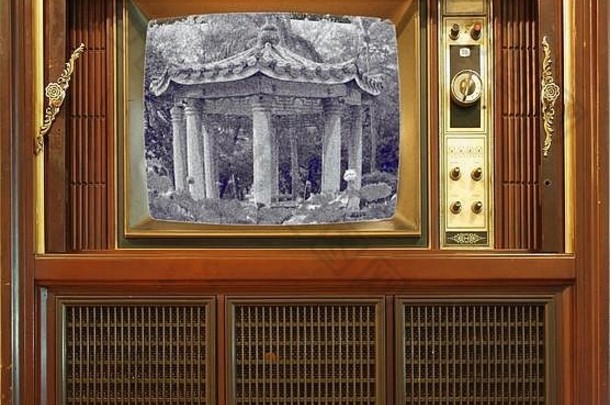 古董电视集六十年前颗粒状的图片