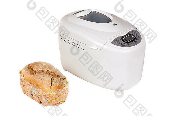 电面包制造商新鲜的面包孤立的白色背景