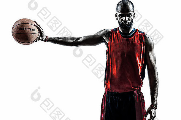 非洲男人。<strong>篮球</strong>球员持有球轮廓孤立的白色背景